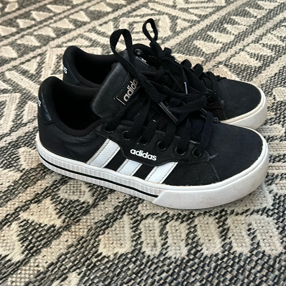 Boys Adidas Size 12.5 Little Boy